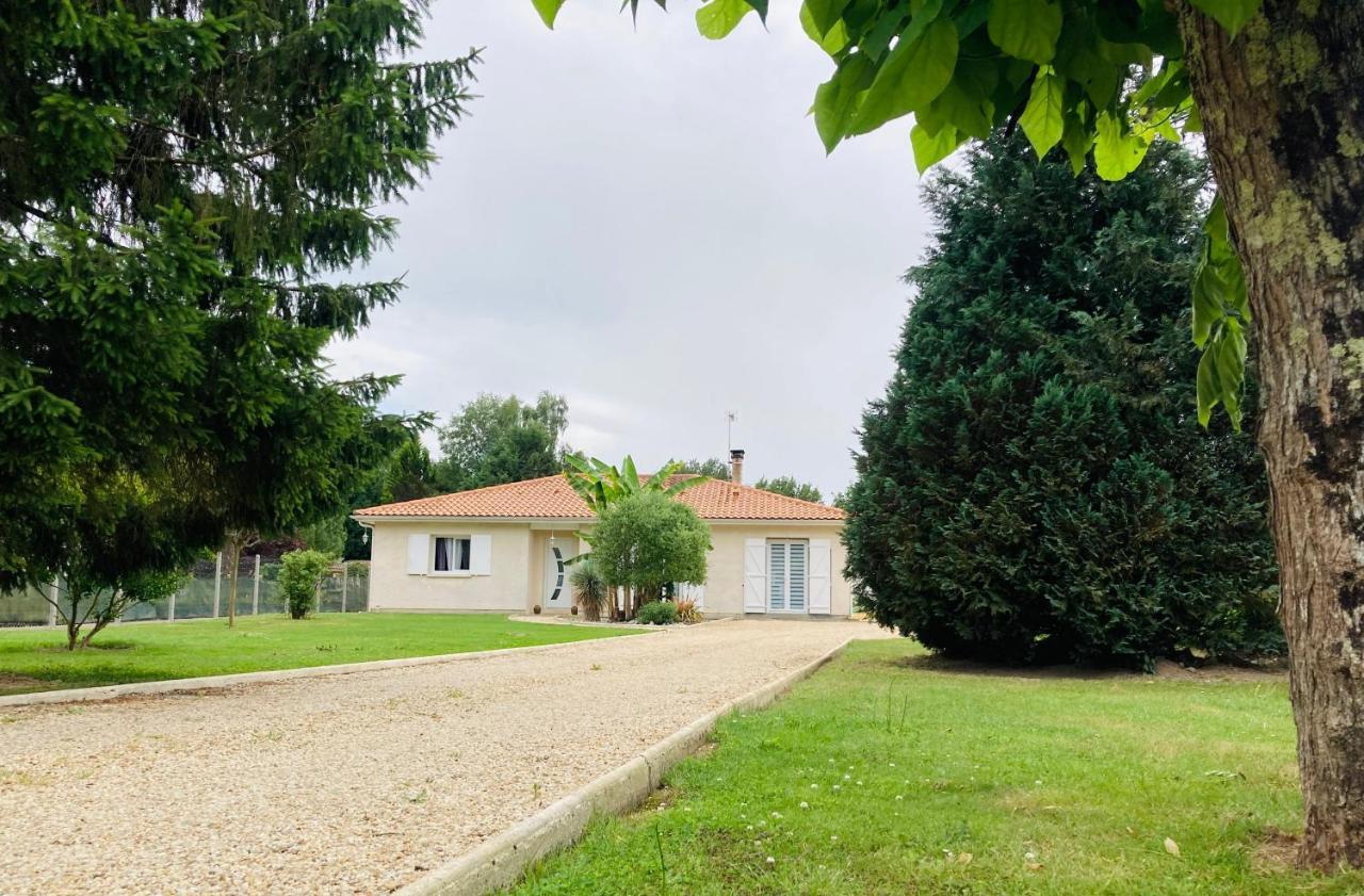 Maison Familiale Avec Jardin De 1500M2 Saint-Genes-de-Fronsac Zewnętrze zdjęcie